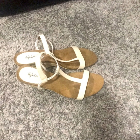 Style & Co canvas wedge sandals T strap NWOT size 11 M - Picture 1 of 4